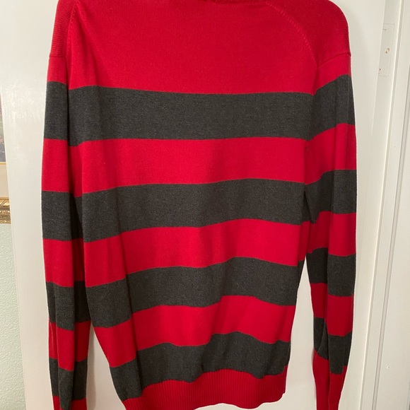 Express Gray and Red Sweater size M - Picture 6 of 10